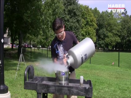 ALS için baştan aşağı nitrojen dökmek