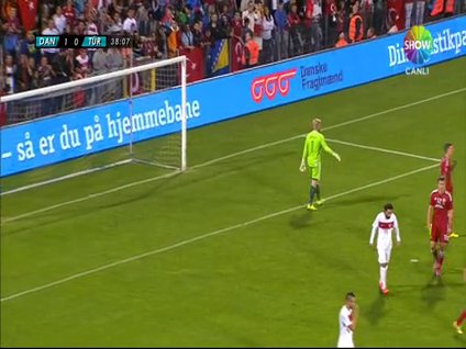 Olcay Şahan gole çok yaklaştı