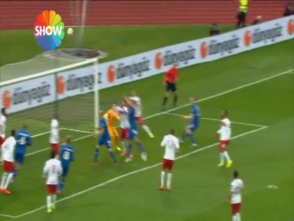 İzlanda 1-0 öne geçti