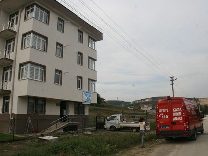 Arızalanan asansör korkuttu