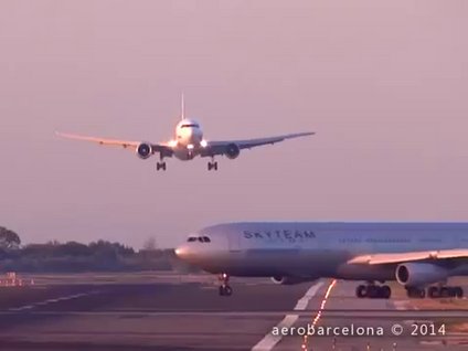 Uçaklar pistte böyle çarpışıyordu