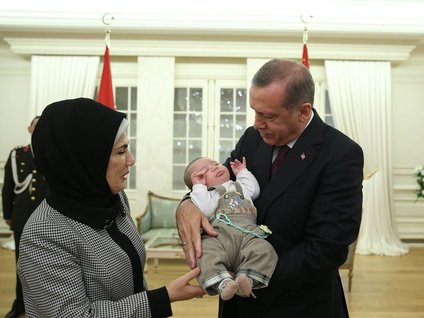 Erdoğan'dan Konsolosluk çalışanlarına müjde