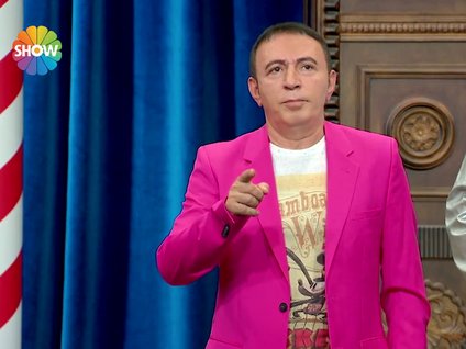 Mustafa Topaloğlu "Güldür Güldür" sahnesinde