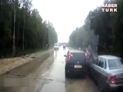 Ani hamle ile kendisinin ve oğlunun hayatını kurtardı