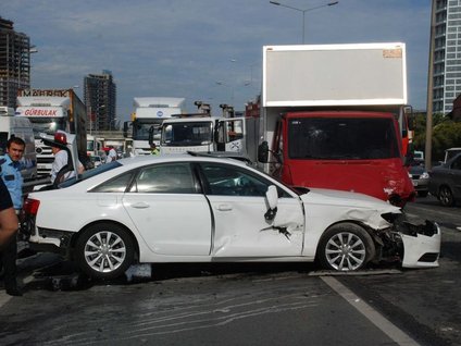 D-100'de zincirleme kaza