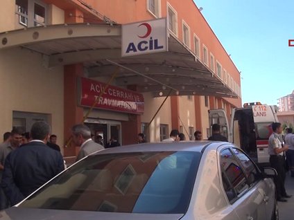 Batman'da öğrenci yakınları okul bastı