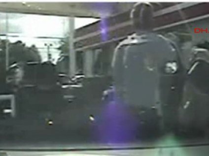 Polis silahsız genci böyle vurdu