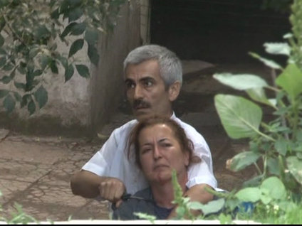 Komşusunu rehin aldı!