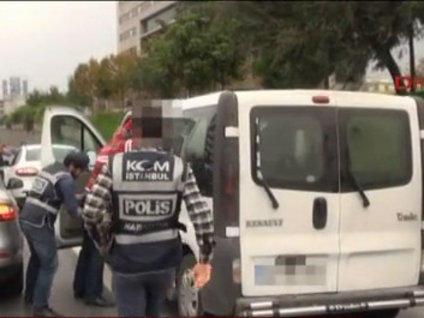 Film sahnesi gibi uyuşturucu operasyonu