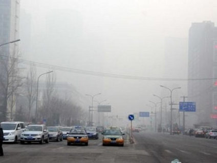 Çin'deki hava kirliliğinden göz gözü görmedi