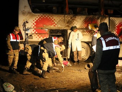 Polis otobüsü devrildi: 3 şehit