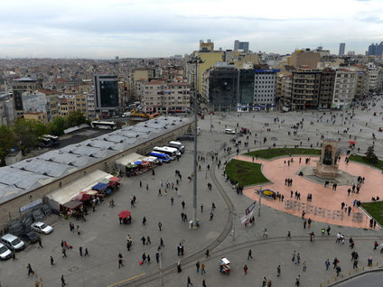 "Taksim Meydanı çirkindir"