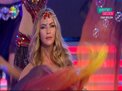 Ivana Sert'ten muhteşem dans