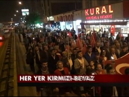 Her yer kırmızı-beyaz: Cumhuriyet