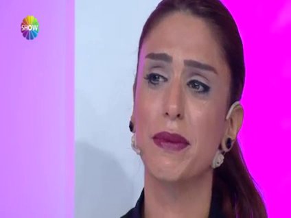 Tuğçe Ergişi gözyaşlarını tutamadı