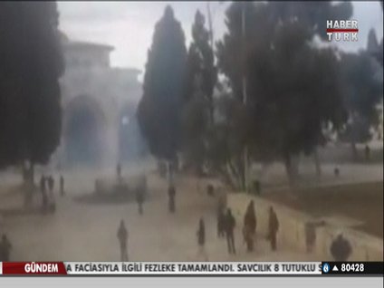 Mescid-i Aksa'ya baskın!