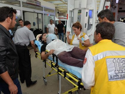 Polisi kebap şişiyle yaraladı