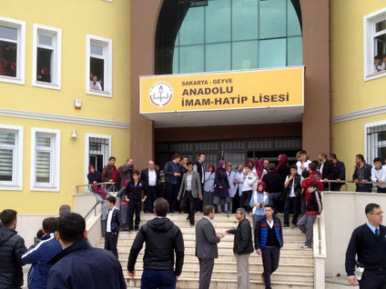 Asansör dehşeti: 7 öğrenci yaralı