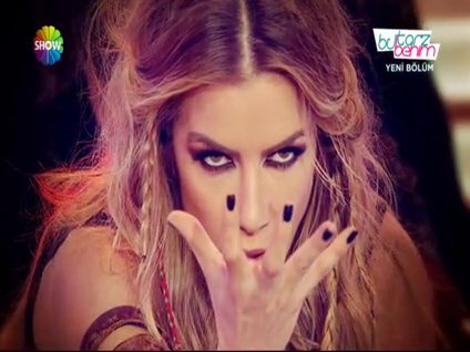 İvana Sert'ten muhteşem haka dansı