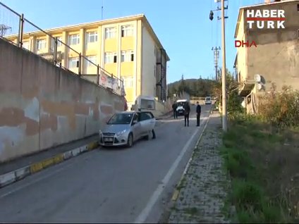 Kafasında viski şişesi kırdılar!