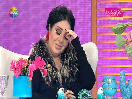 Nur Yerlitaş Metallica'nın solistine seslendi!