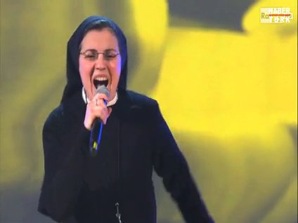 O Ses yarışmasında juriyi şaşırtan rahibe!