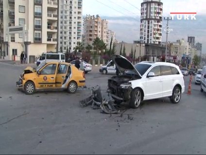 Servet Çetin, trafik kazası geçirdi