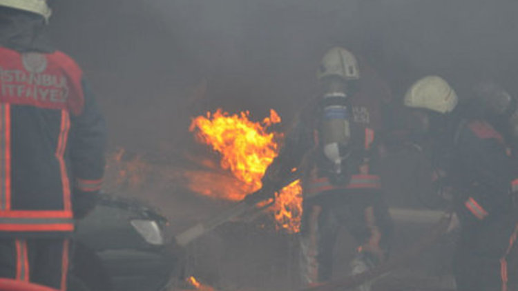 Tamirhanede yangın çıktı