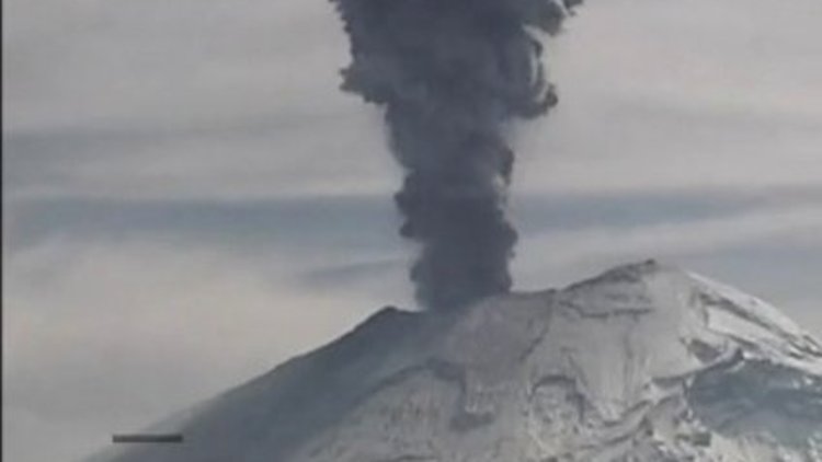 Meksika'da yanardağ korkuttu