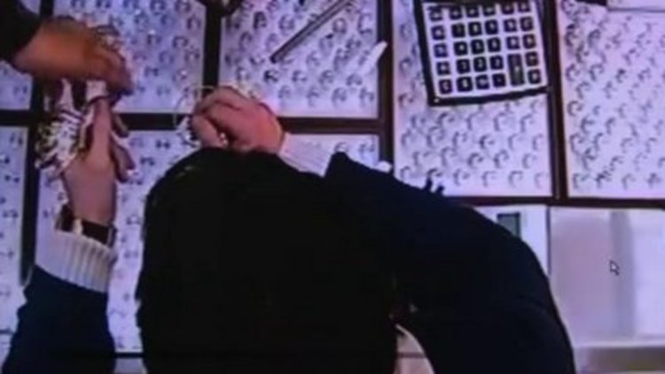 El çabukluğuyla çaldı