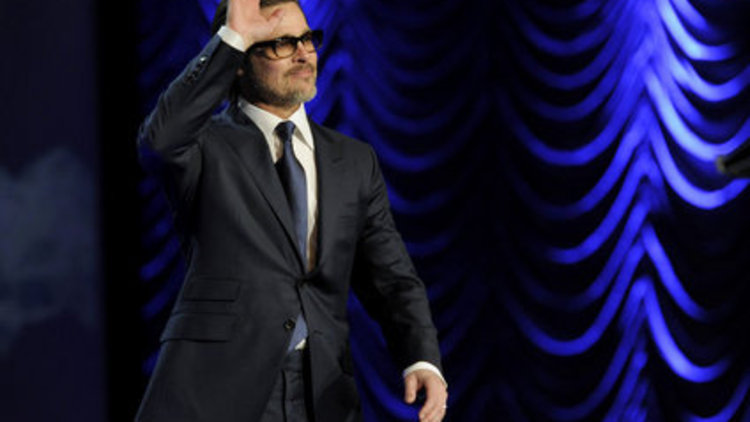 Brad Pitt şarkı söyledi