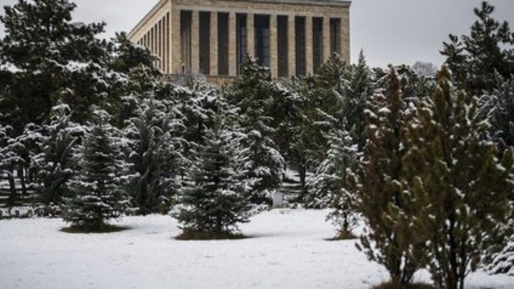 Başkent beyaza büründü