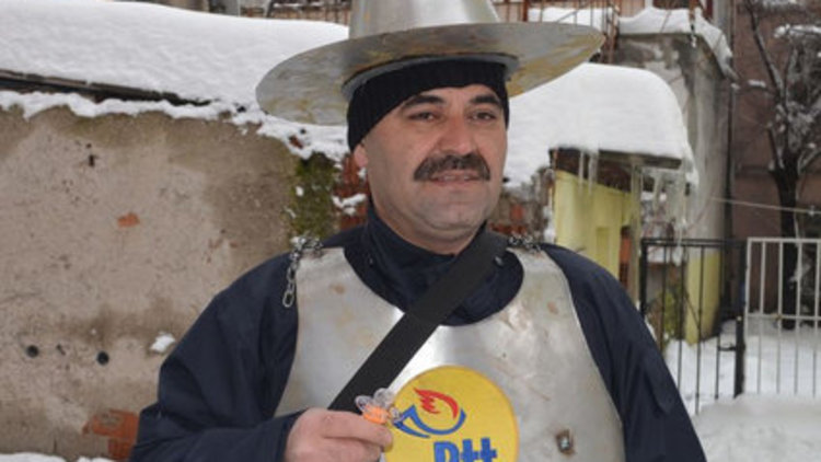 Postacının ilginç protestosu