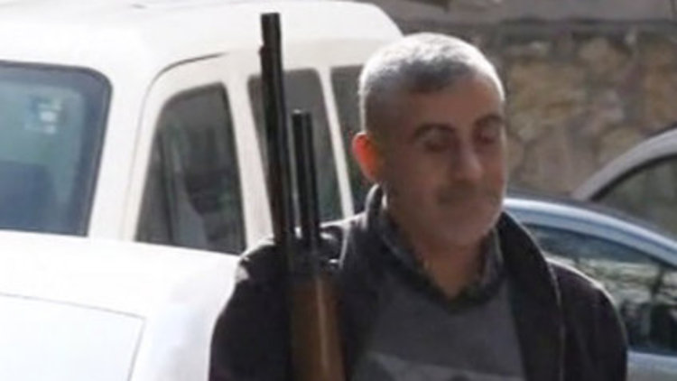 Pompalı tüfekle dehşet saçtı