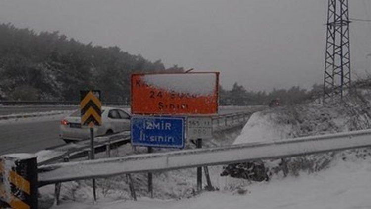 Ege bölgesi de karla uyandı