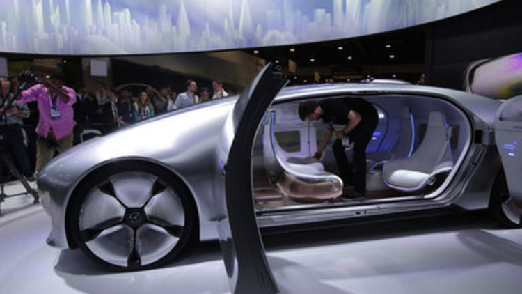 Uzay aracı gibi otomobil