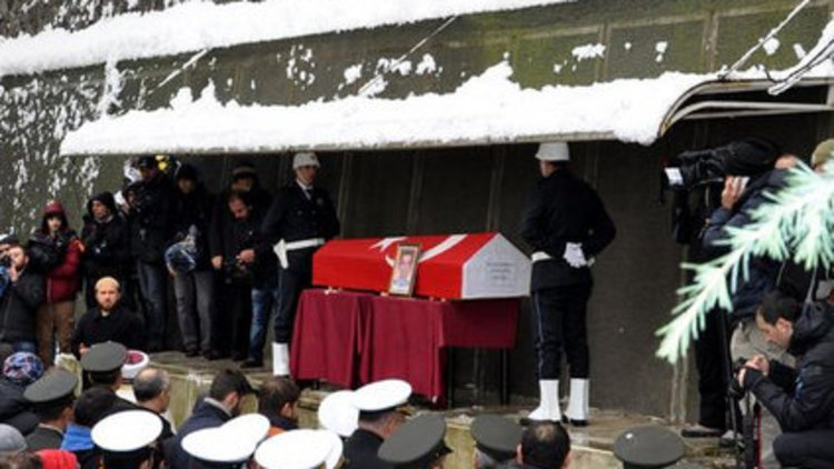 Şehit polise son yolculuğuna uğurlandı!