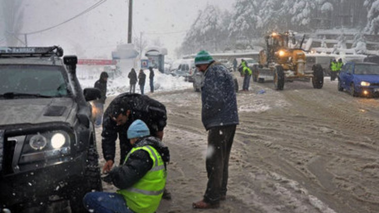 Kar esnafın yüzünü güldürdü