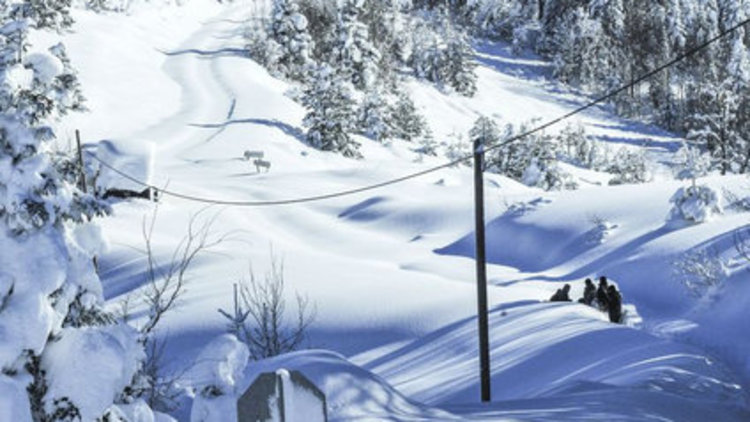 Kar esareti ülkeyi sardı