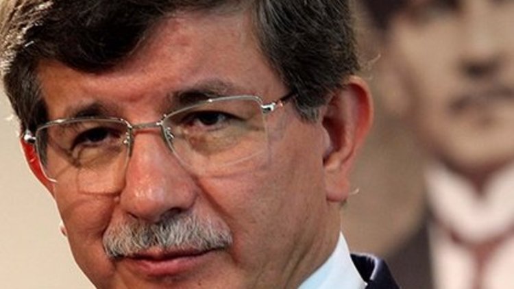 Davutoğlu Paris'e gidiyor