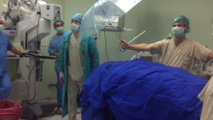 Kocaeli'de şemsiyeli ameliyat