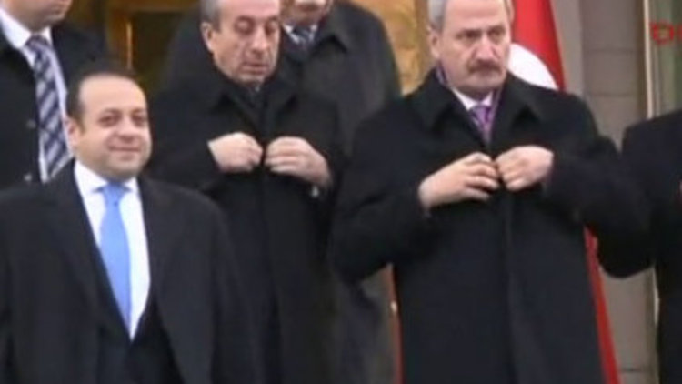 Komisyon raporunu sundu