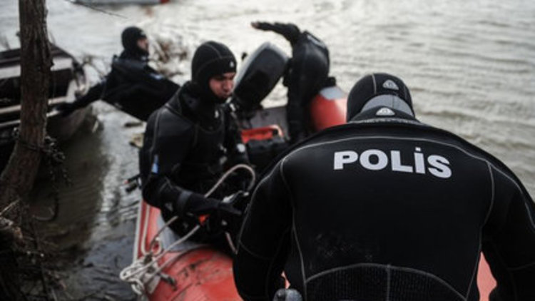 Gölde tekne faciası: 3 ölü