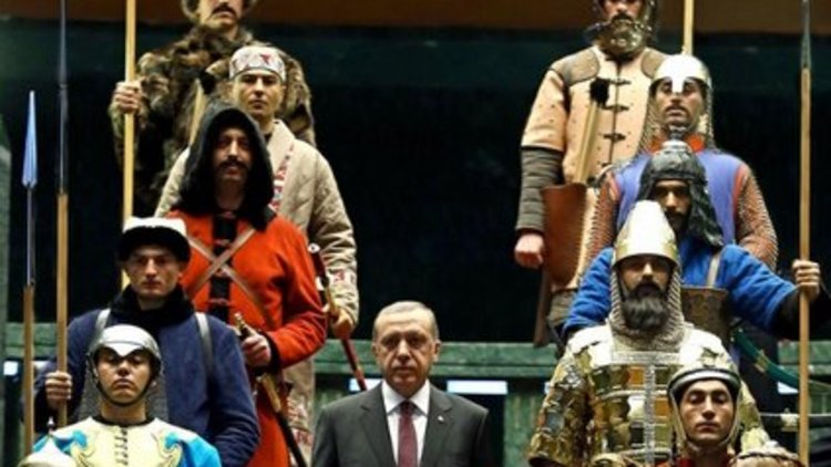 Saray kıyafetlerini kimler hazırladı? Nasıl üretildi?