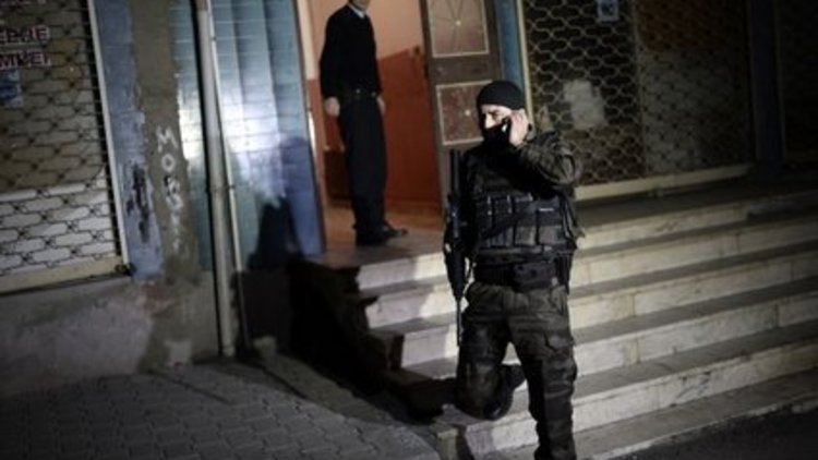 Özel harekattan "Kadına şiddet baskını"