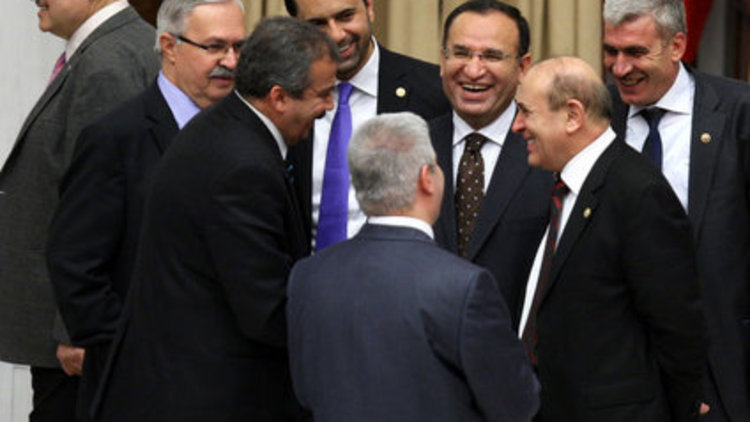 Yüce Divan tartışması sürüyor