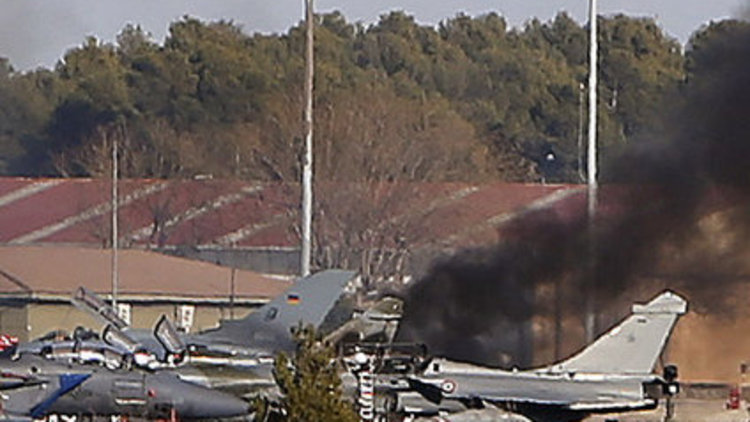 F16 çakıldı: 10 ölü