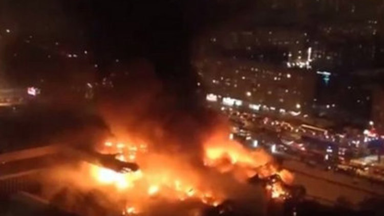 Dev kütüphane yandı