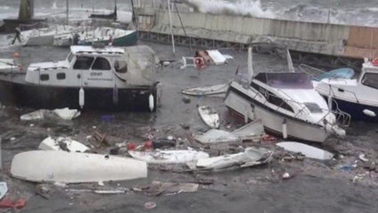 İstanbul'da lodos fırtınası