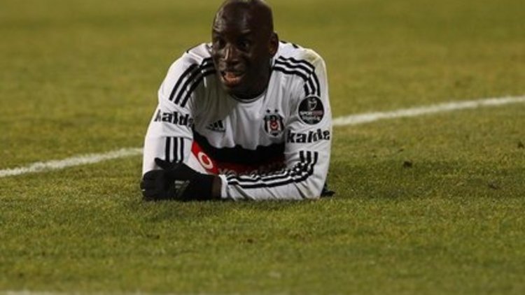 Demba Ba'dan taraftara çağrı